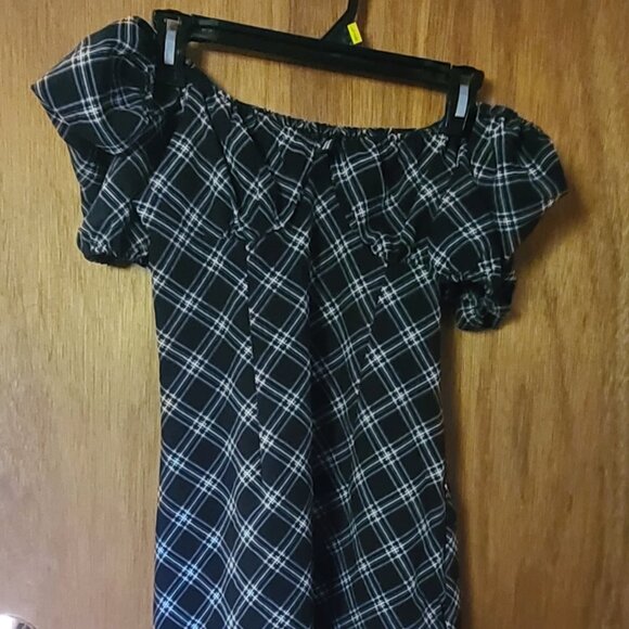 Puff-sleeved Crêped Dress from H&M - Picture 6 of 9